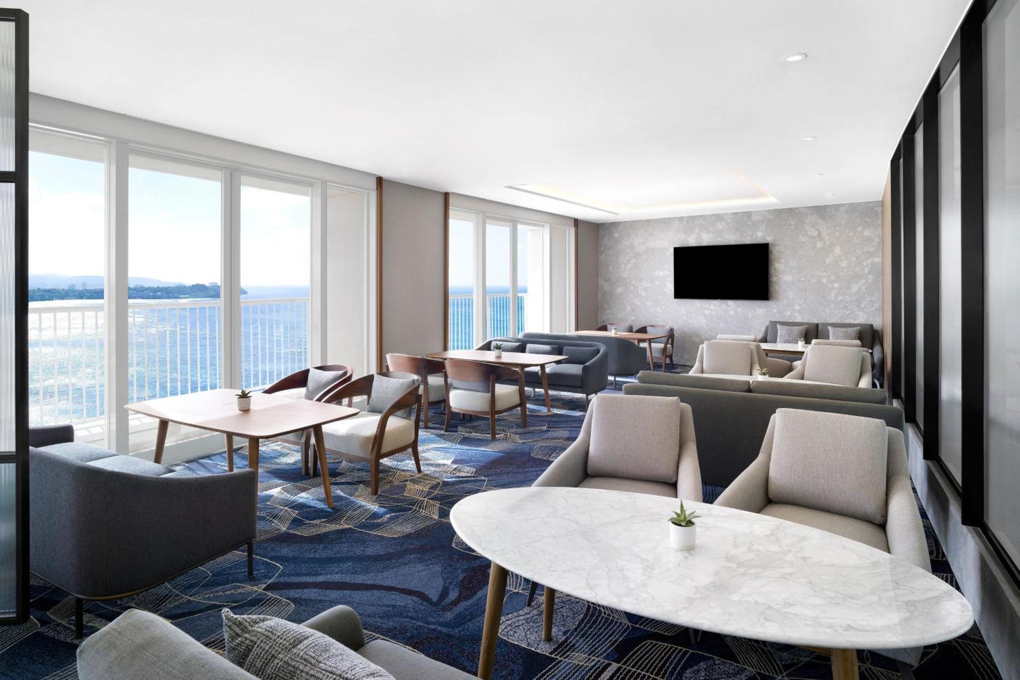 Ocean Front, Larger Guest room, 2 Queen, Corner room